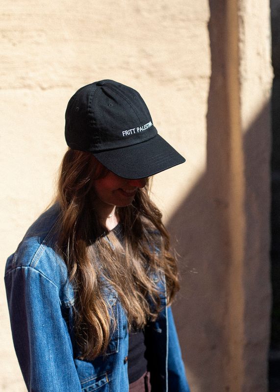 Brodert caps - Fritt Palestina på norsk, svart