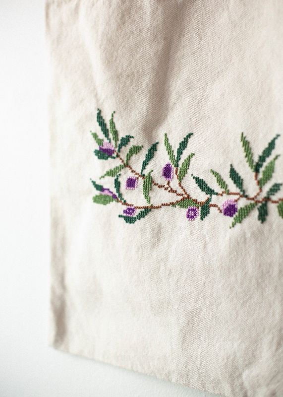 Brodert veske / nett, hvit 