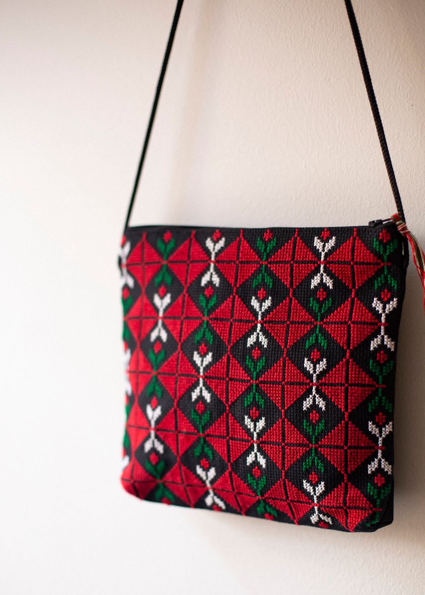 Brodert skulderveske, rød, grønn og hvit