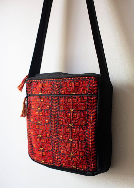 Hovedbilde Brodert veske, sort, rød og gul